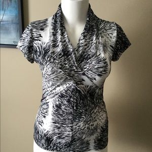 😊 3/$40 Dressbarn sequin top